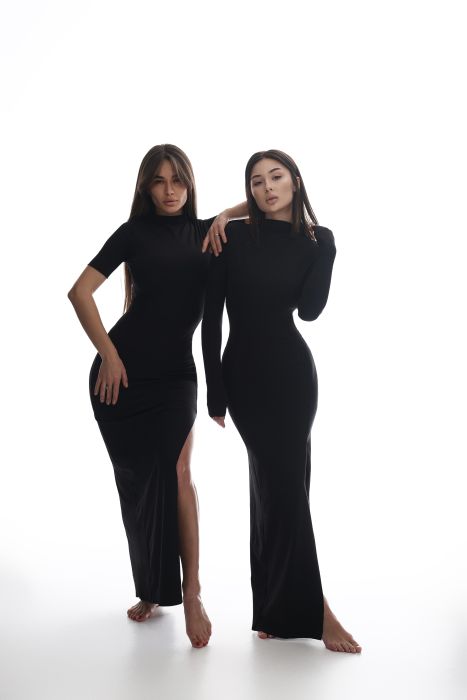 Силуетне плаття з довгими рукавами та високим розрізом | VV Brand